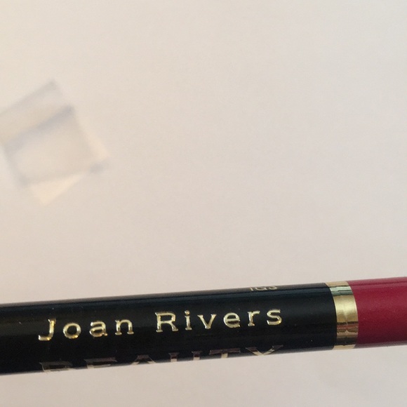 Joan Rivers lip liner “celebration Red!” .04 oz - Picture 5 of 6